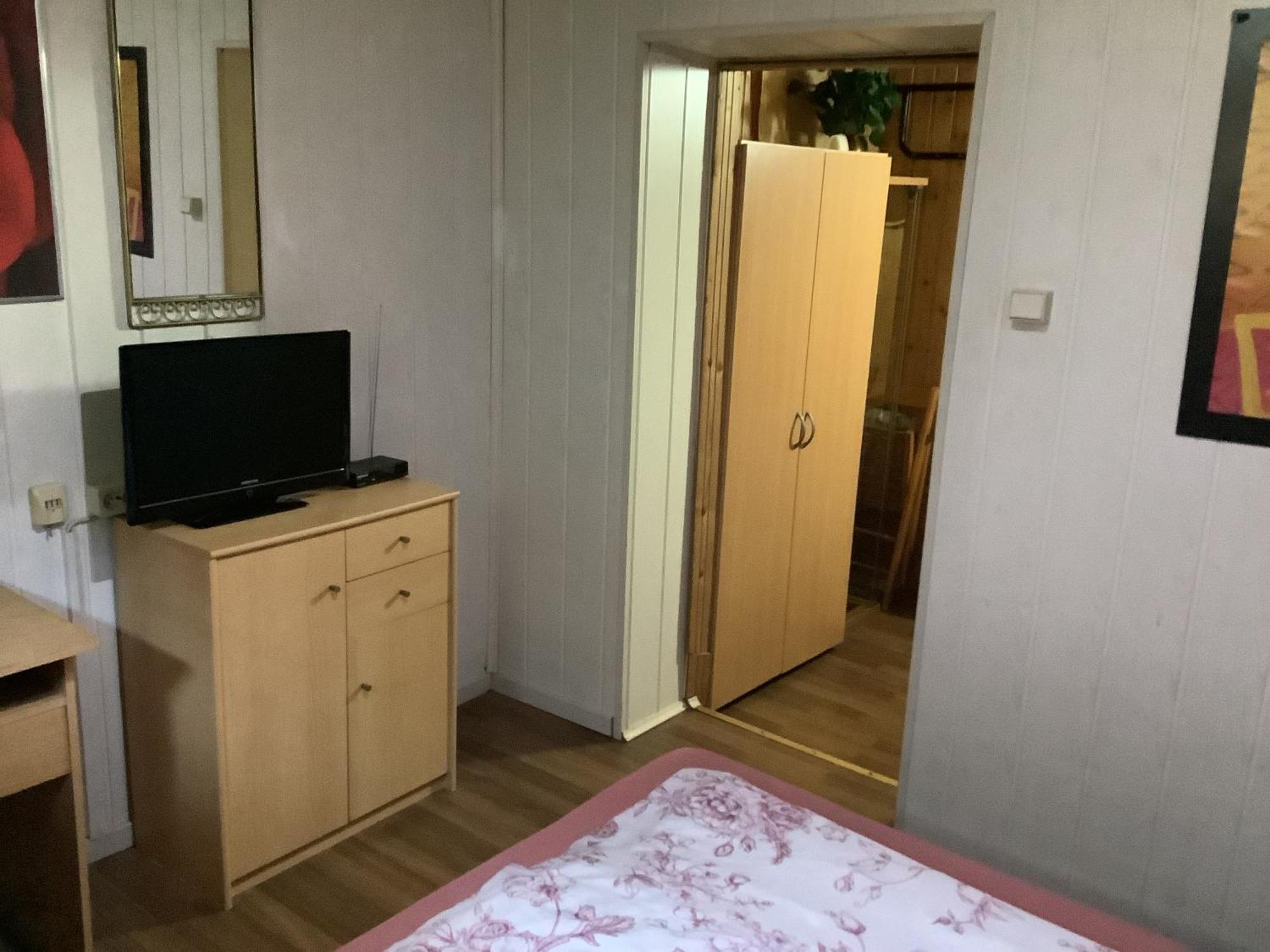 Schoenes Zimmer Im Seterant/Untergeschoss Essen Dış mekan fotoğraf