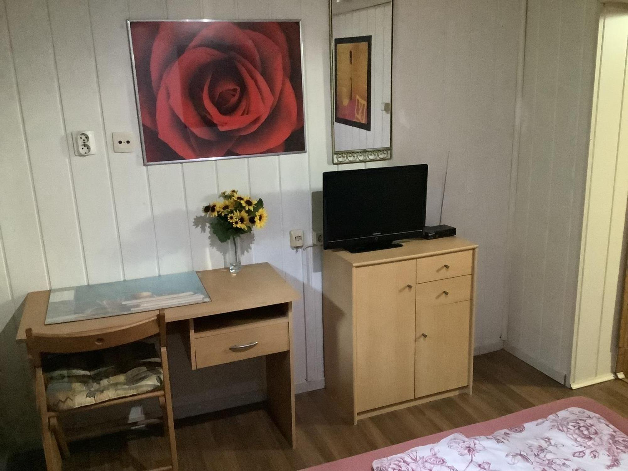 Schoenes Zimmer Im Seterant/Untergeschoss Essen Dış mekan fotoğraf